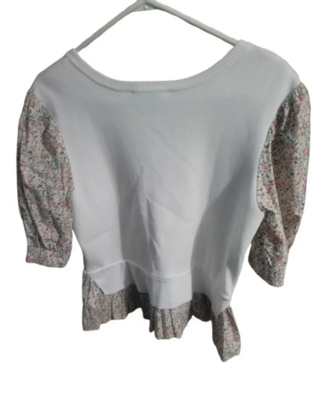 Anthropologie White Top with Floral Puff Sleeves Size MED